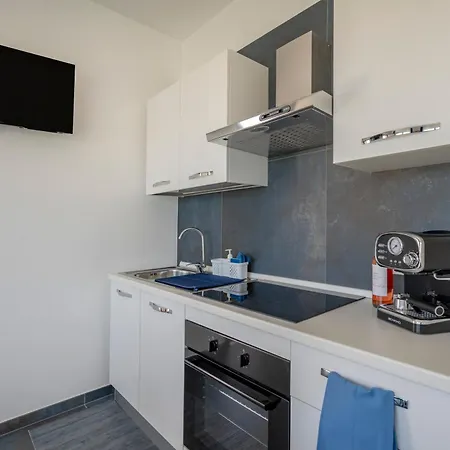 Appartement Frontemare - 5 Minwalk From The & Terrace