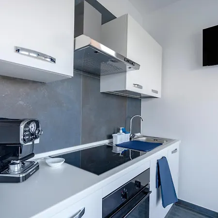 Appartement Frontemare - 5 Minwalk From The & Terrace Monopoli