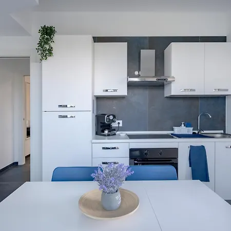 Appartement Frontemare - 5 Minwalk From The & Terrace *